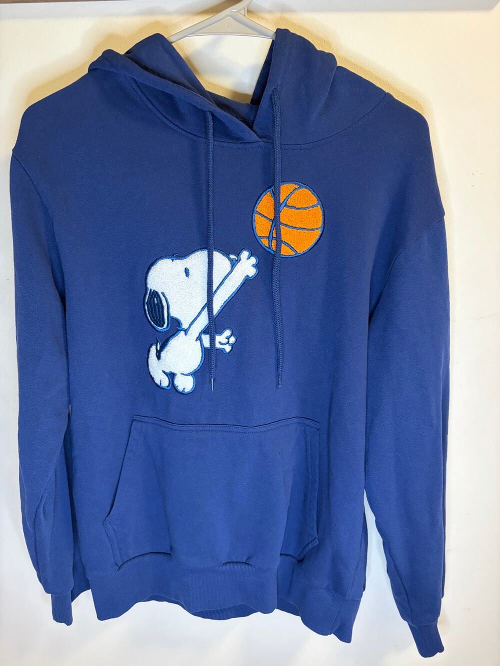Peanuts Basketball Snoopy Mens Med Hoodie Fleece Pullover Sweatshirt - Navy Blue